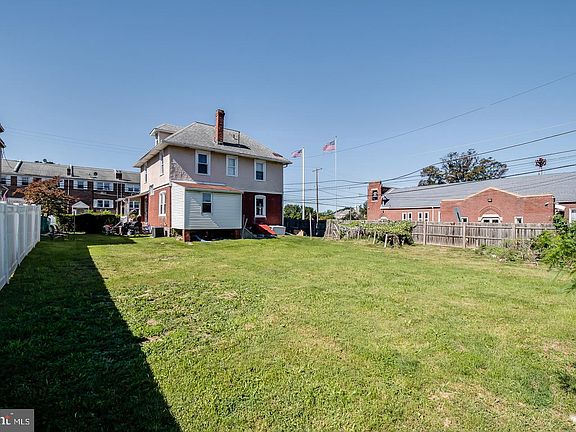 5th image of 319 Edmonds Ave