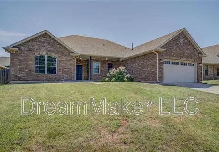 1712 Appaloosa Dr — Photo 1