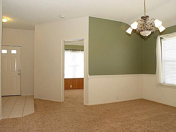 4th image of 200 Lochwood Dr