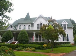 2 Old Mountain Dr, Powder Springs, GA 30127