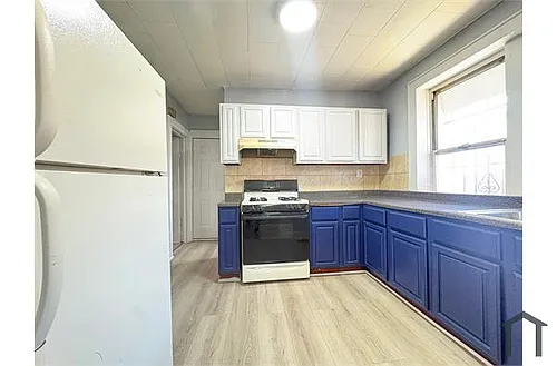 401 Marshall St Photo 1