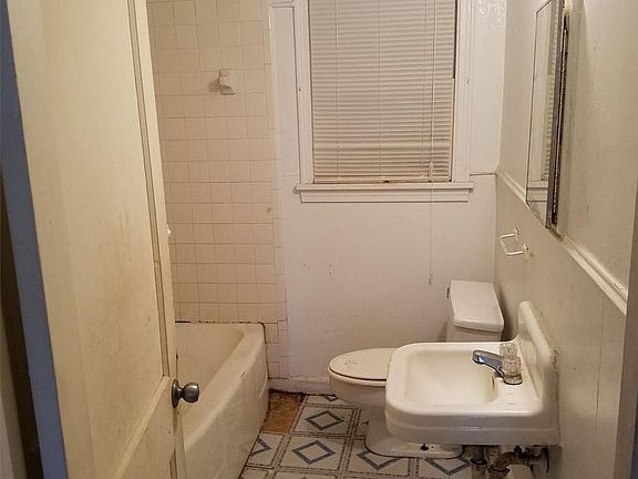 4th image of 1504 Doris St
