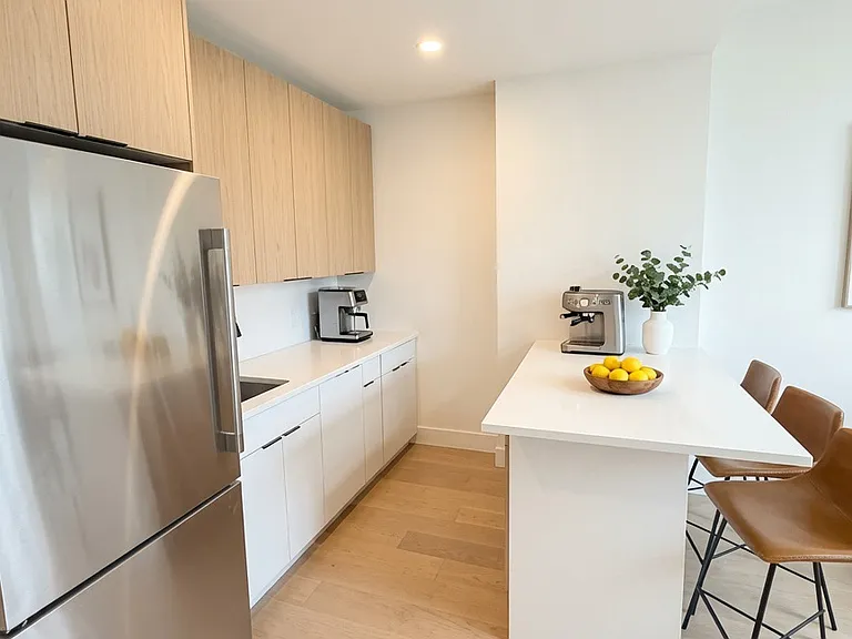 105 1st Ave #5 — Photo 3