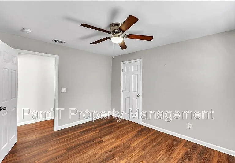 1024 W 39th St — Photo 8