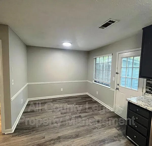 3081 Parkside Ct — Photo 4
