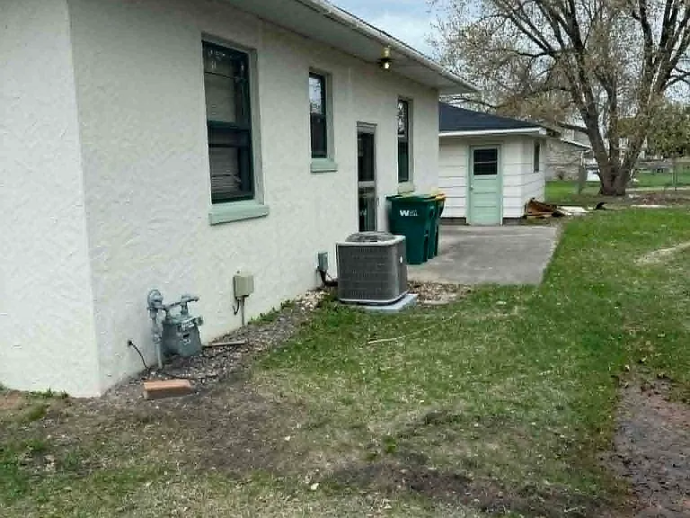 124 Lester St #124 — Photo 3