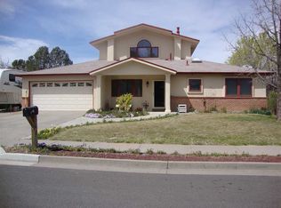 560 Todd Loop, Los Alamos, NM 87547
