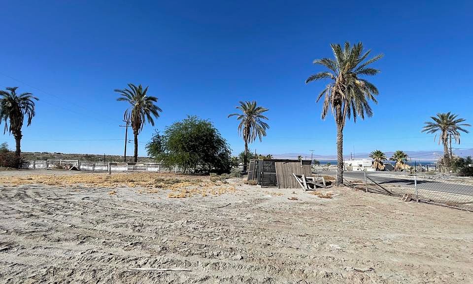 1st image of 3877 Tamarisk Dr