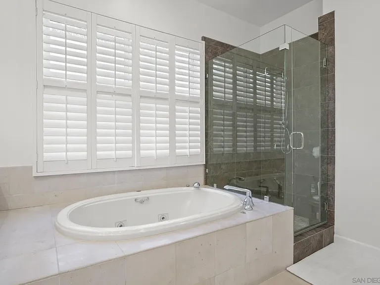 13601 Nogales Dr — Photo 26