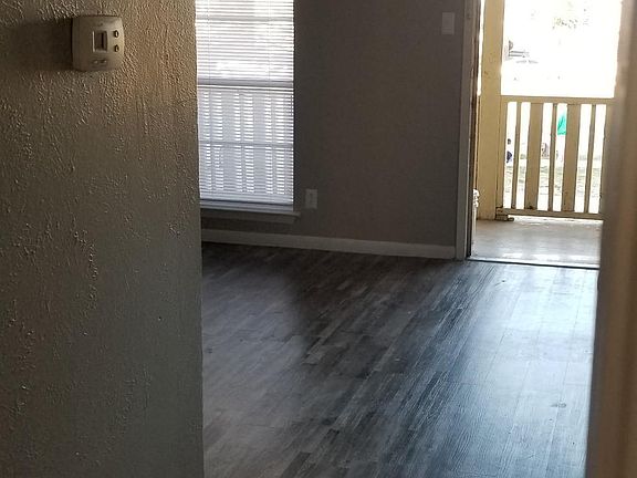 5th image of 1106 Ronstan Dr APT 4