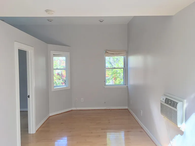 1521 Kingman Pl NW #5 — Photo 2
