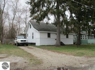 117 Pleasant Ave, Alma, MI 48801
