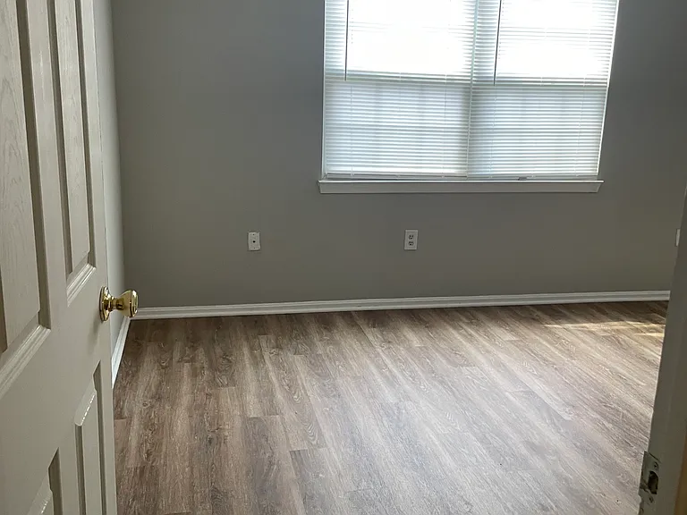 12211 Stevenson Ct — Photo 11