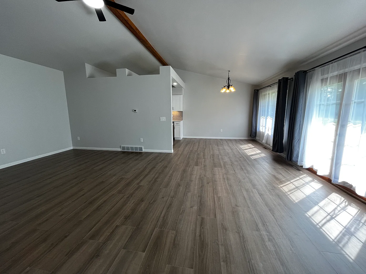 4 bed, 2200 sqft, $2,000 — Photo 4