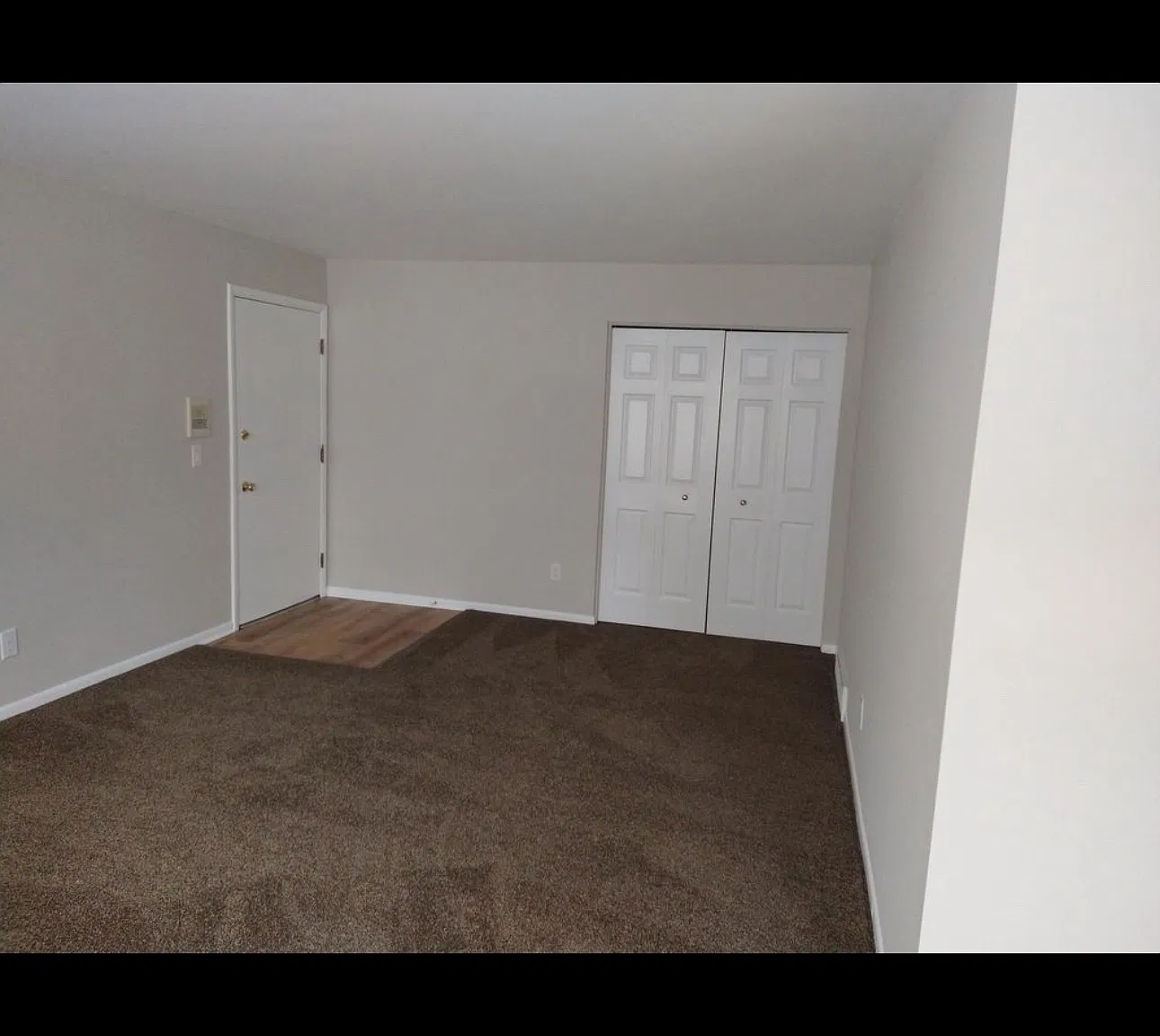 946 N Adams Rd — Photo 3