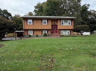 131 Sleepy Hollow Ln, Congers, NY 10920