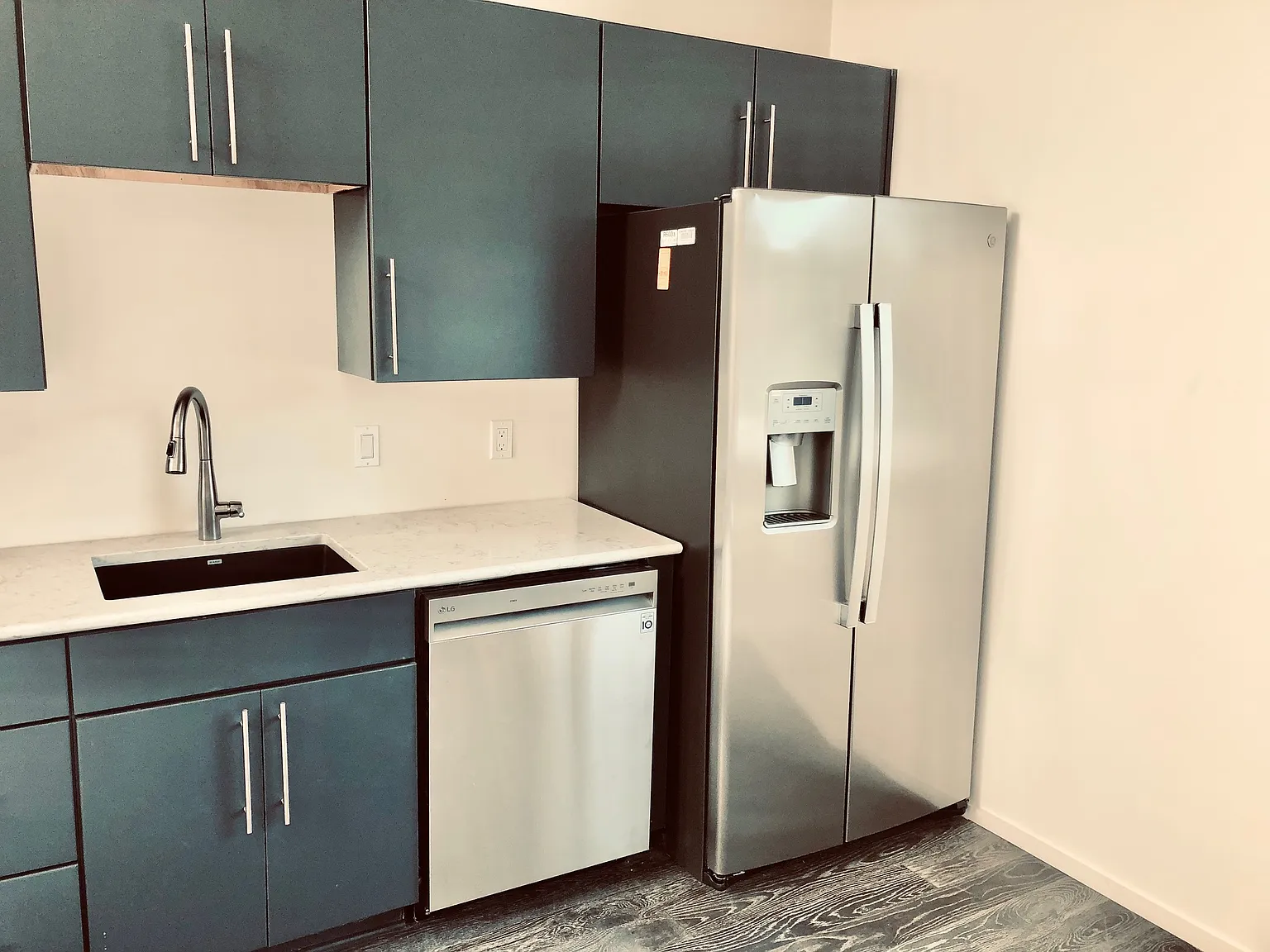 2 bed, 1404 sqft, $1,875 — Photo 4