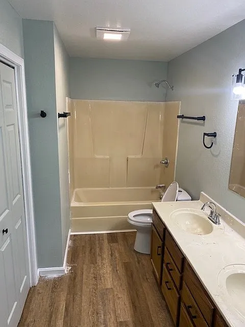 3 bed, 1250 sqft, $1,240 — Photo 2