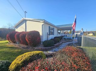969 Montana Rd, Montana Mines, WV 26554