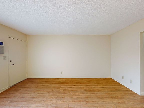 4th image of 514 N Lincoln Ave APT E