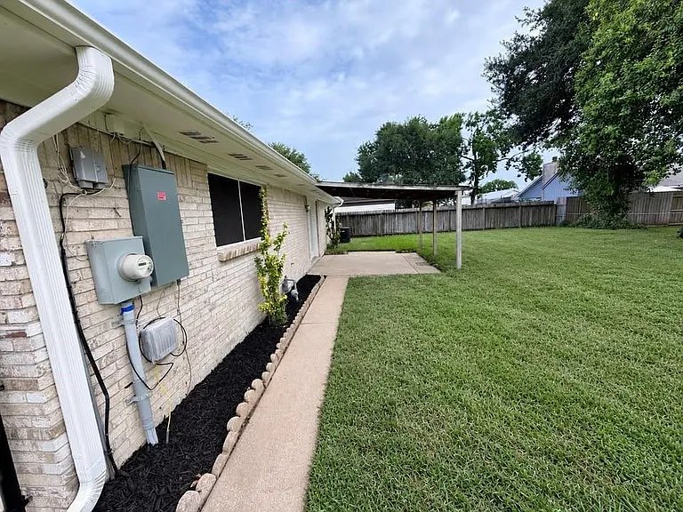 3428 Hickory Ln — Photo 3