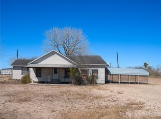 1580 Middle Rd, George West, TX 78022