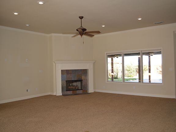 2nd image of 2025 Yale Dr