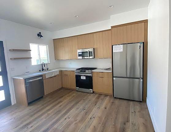 Full view kitchen