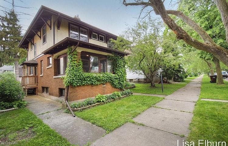 1st image of 1048 Pine Ave NW