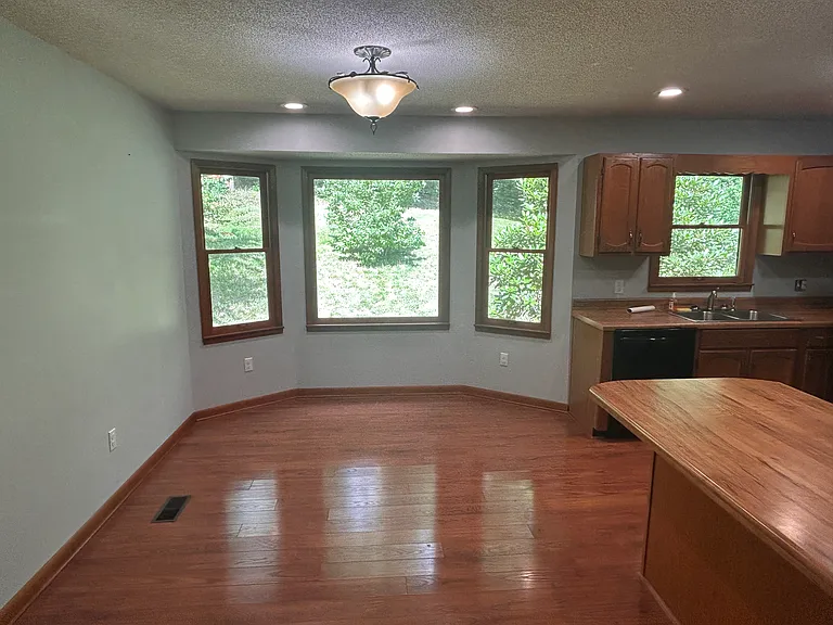 282 State Line Rd — Photo 6