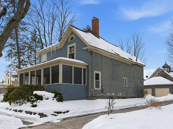 3rd image of 30 Ray Street