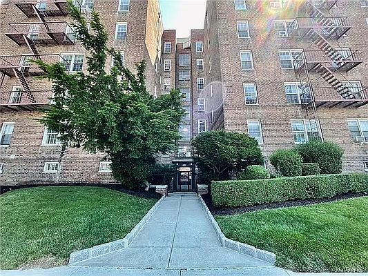 2nd image of 63-93 Woodhaven Blvd #4E3