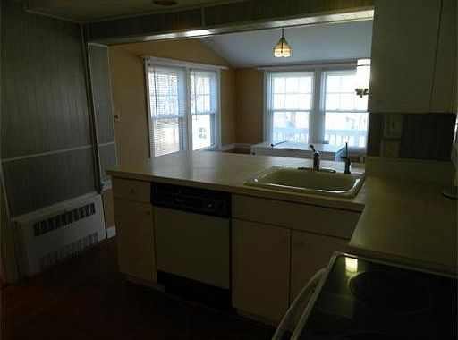 3rd image of 39 Abigail Adams Cir