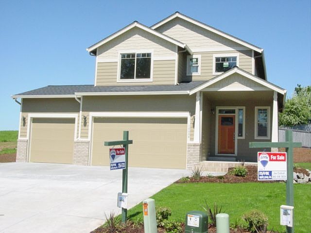 10808 NE 104th circle 98662