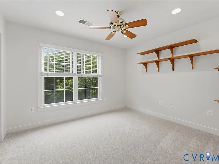 6806 Thompson Crest Ct — Photo 12