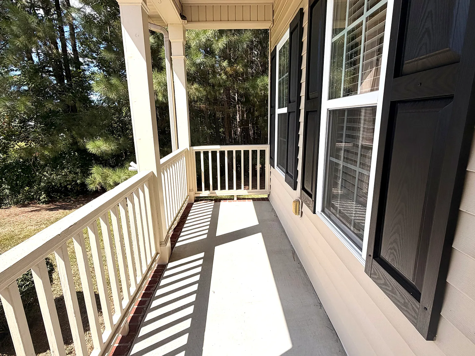 3 bed, 2.5 bath, 1985 sqft, $2,050 — Photo 3