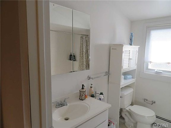 5th image of 32 Hendrick Ave