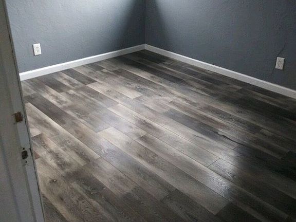 5th image of 715 Lemon St
