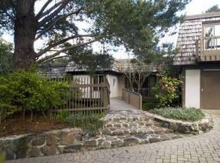2305 Skyfarm Dr, Hillsborough, CA 94010