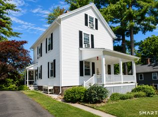 7 Middle Ln, Simsbury, CT 06070