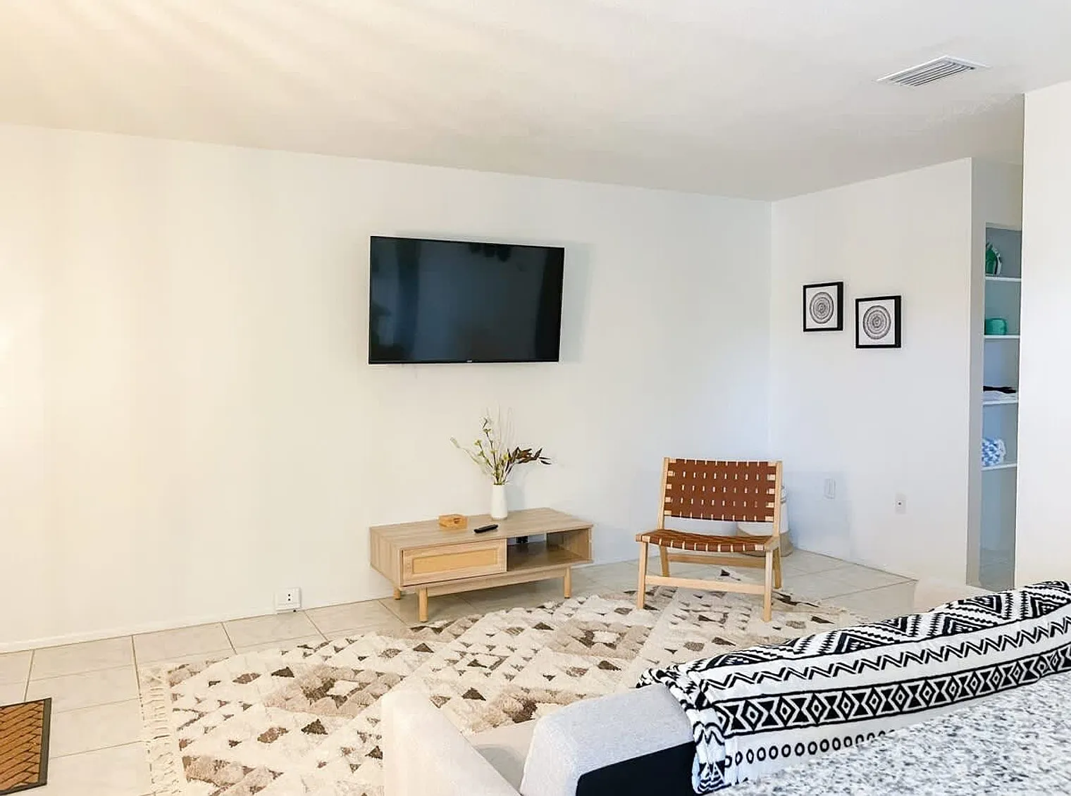 1 bed, 1.0 bath, 592 sqft, $2,504 — Photo 3