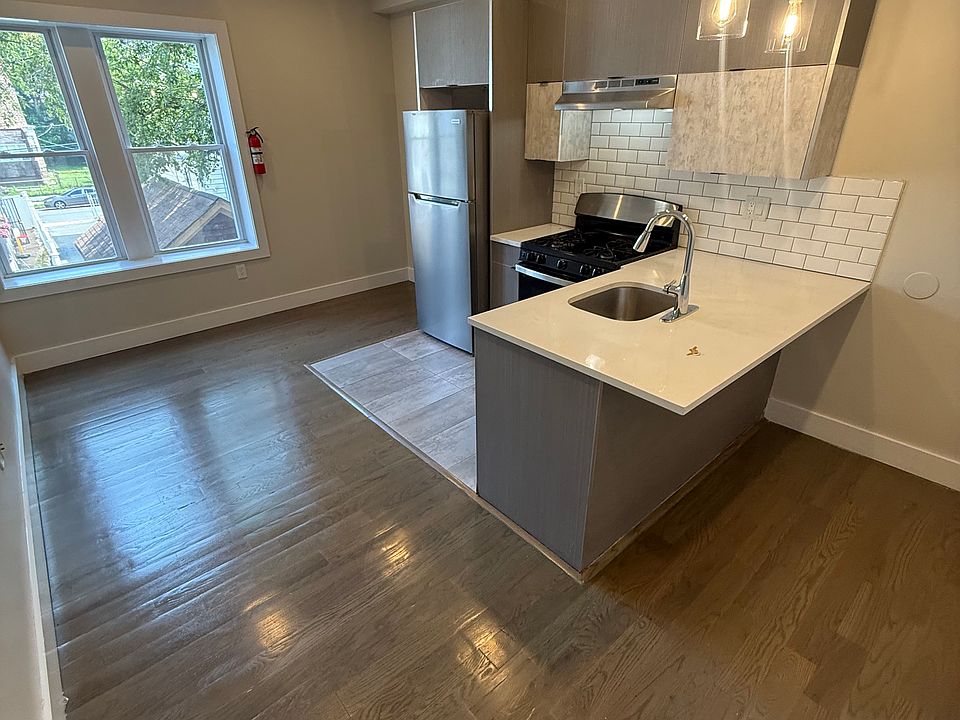 1st image of 535 Hawthorne Ave #203C