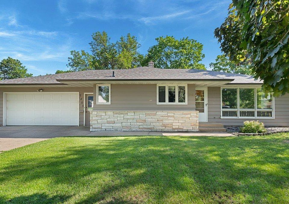1st image of 2405 Centennial Dr