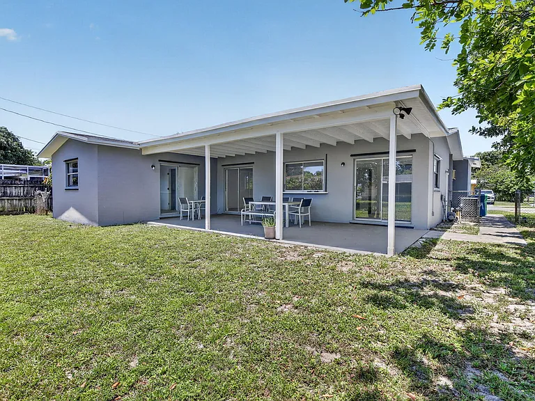 5804 NW 14th St — Photo 43