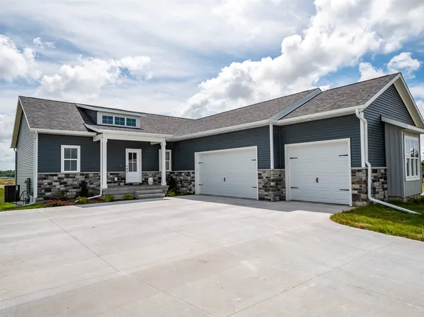 1400 Green Oak Pass, Tiffin, IA 52340