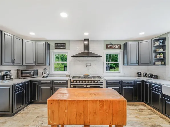 318 Yaphank Middle Island Road, Yaphank, NY 11980