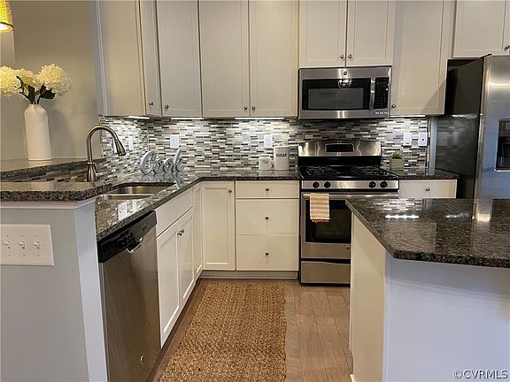 3rd image of 4406 Duncan Park Ln