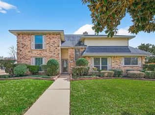 3111 Barnhill Ln, Sugar Land, TX 77479