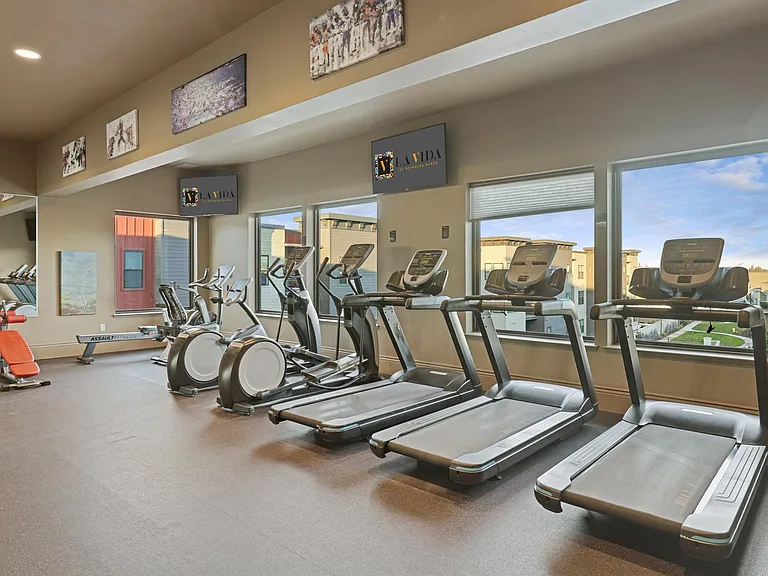 La Vida 55+ Luxury Living — Photo 30