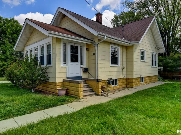 310 N Cherokee St, Taylorville, IL 62568